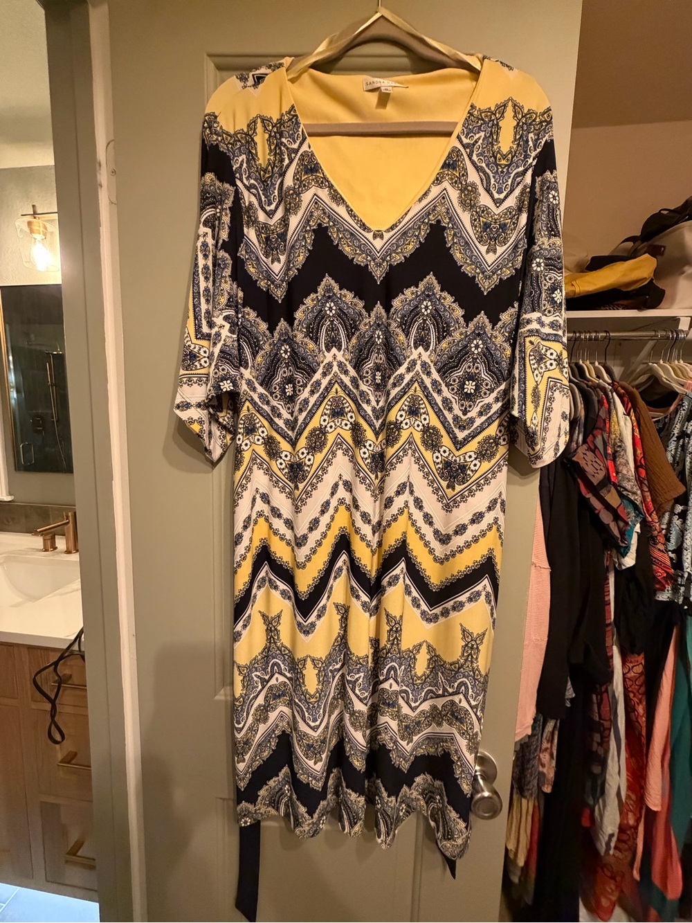Sandra Darren, Women's Yellow/Navy/White chevron, paisley v-neck dress, NWOT
